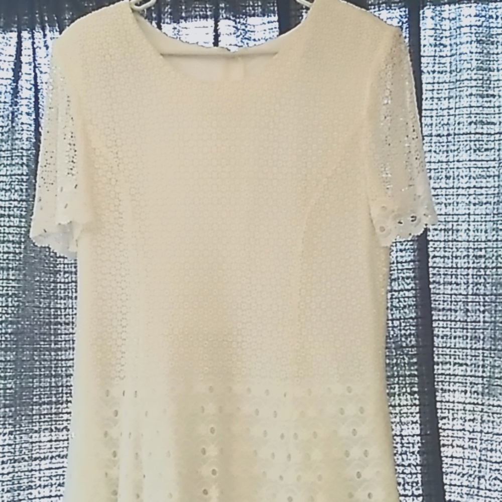 BEAUTIFUL  WHITE DRESS